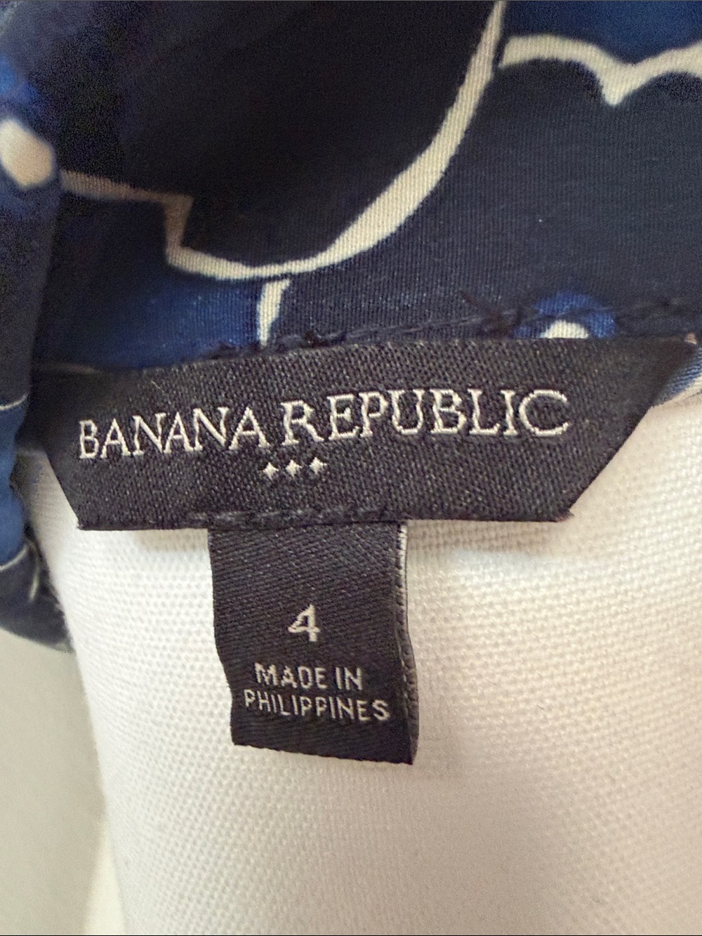 Banana Republic Floral Tie-Waist V-Neck Dress in Navy Blue - Picture 3 of 3